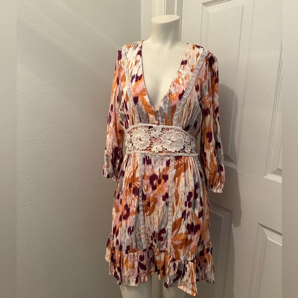 Women’s patterned dress small